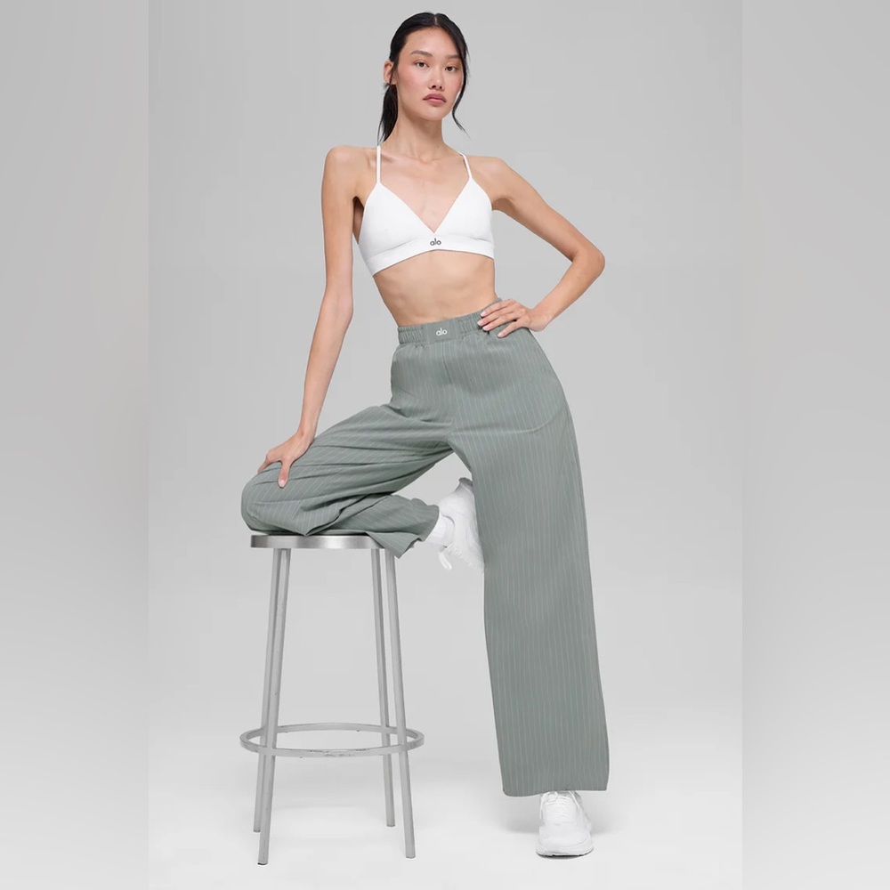 ALO Yoga Pinstripe Daylight Boxer Pant (Regular) size xxs lunar grey